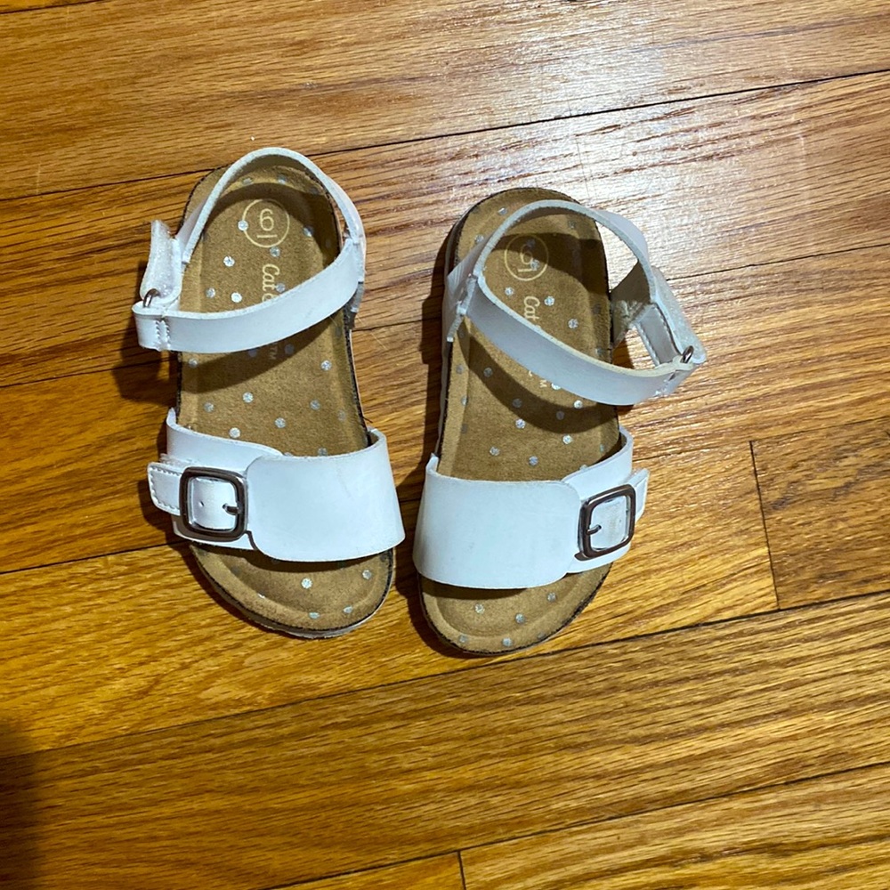 Cat & Jack size 6 sandals, very good condition
